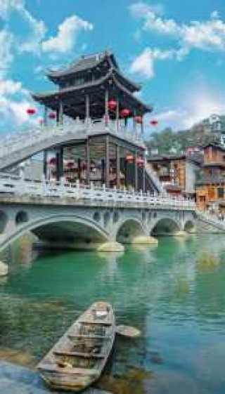 凤凰古城周边景点推荐，凤凰古城周边景点推荐不爬山的？
