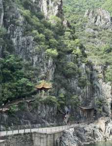 陕西汉中石门栈道风景区？汉中石门栈道旅游景点？  第5张